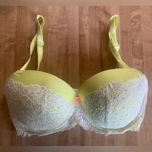 Victoria’s Secret Rhinestone Lace Sequin Green-yellow Bra
